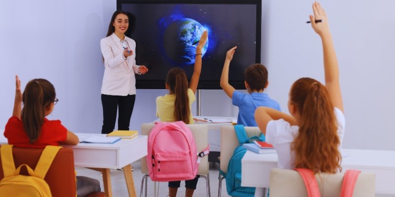 Reasons to Start a Smart Classroom Technology Provider Business